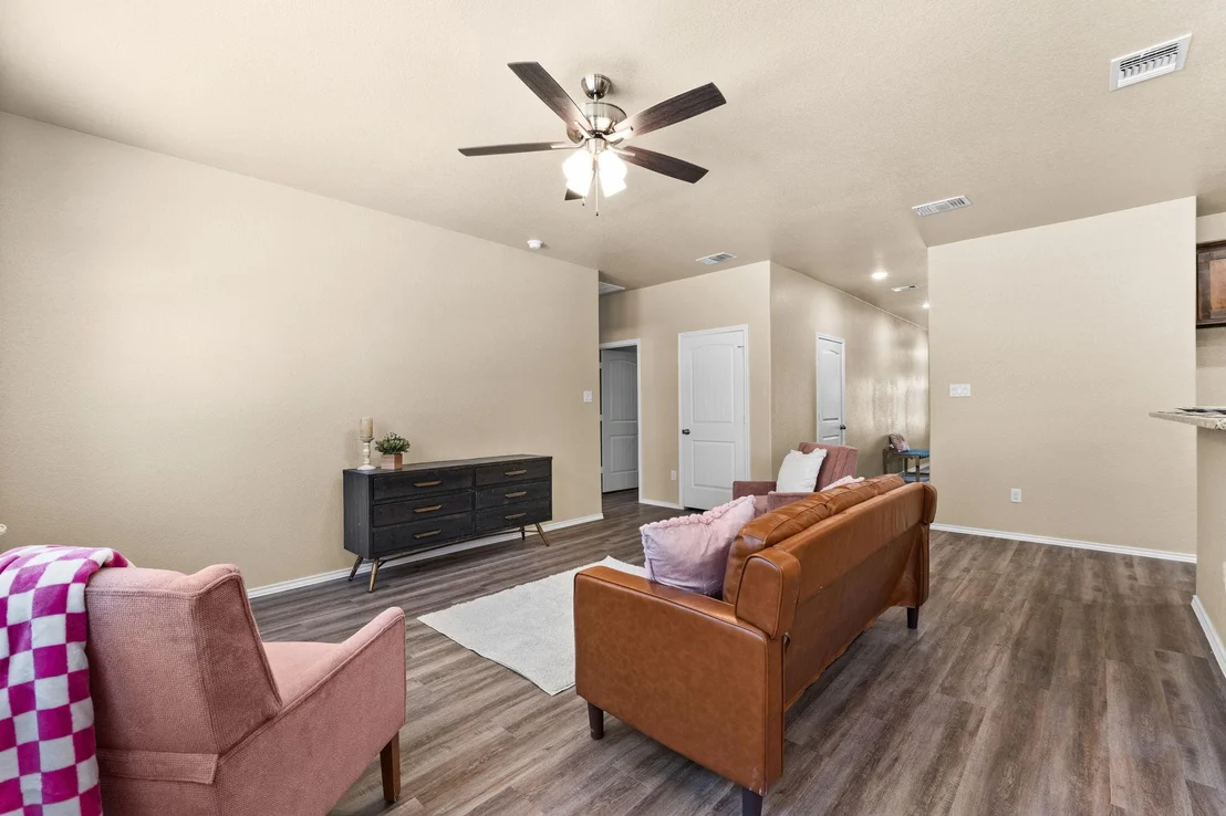 Photo of 1348 Lindsey DR