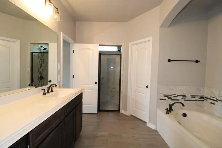 Photo of 5206 La Terraza LN