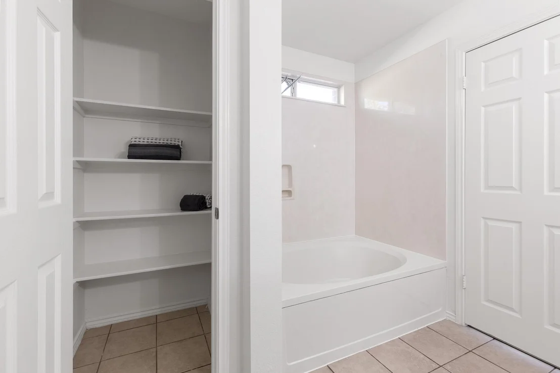 Photo of 406 Golden Gate DR