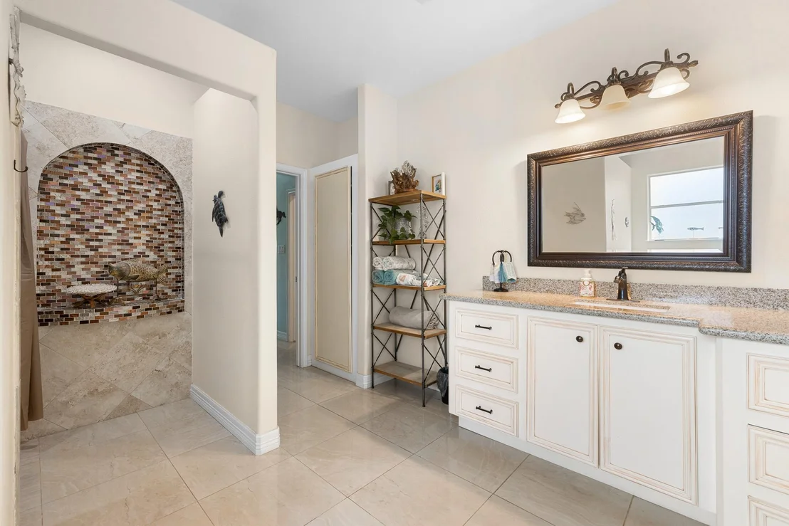 Photo of 1102 Private Road 2332
