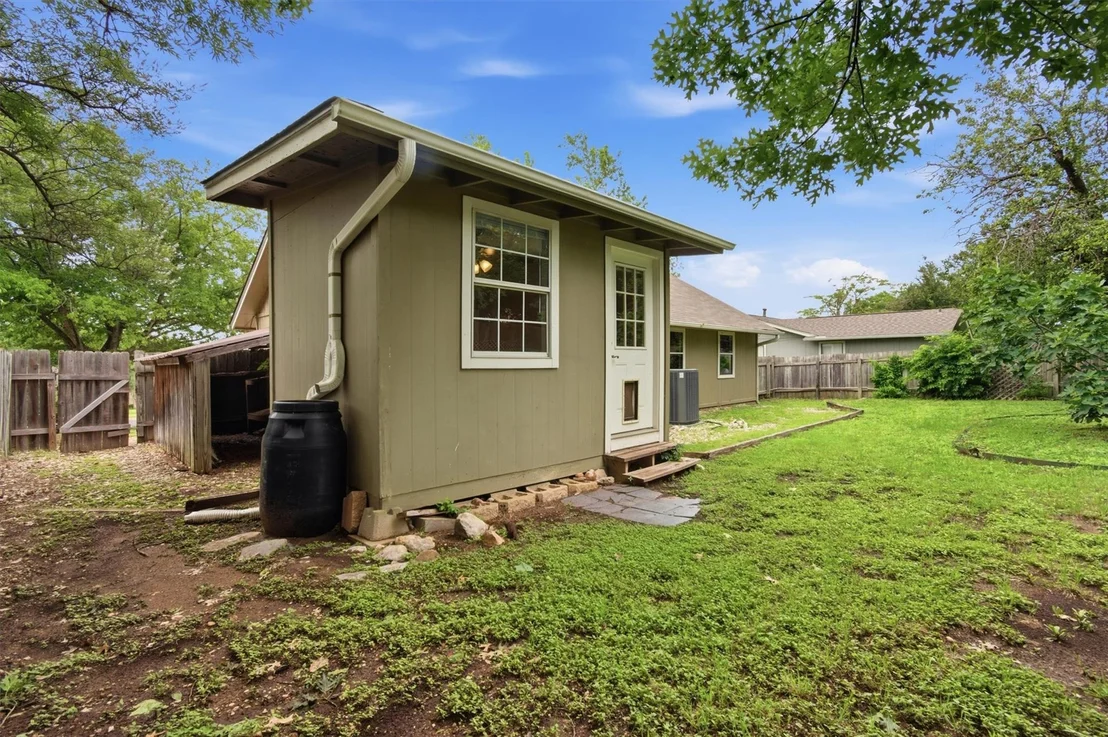 Photo of 4011 Hillside DR