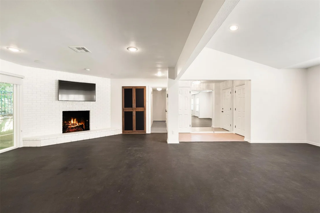 Photo of 4005/4007 El Capitan DR