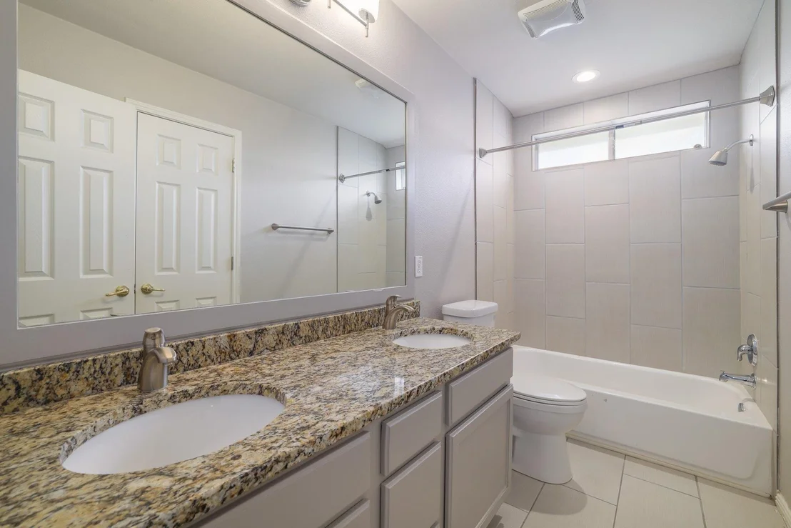 Photo of 412 Colonial Park BLVD