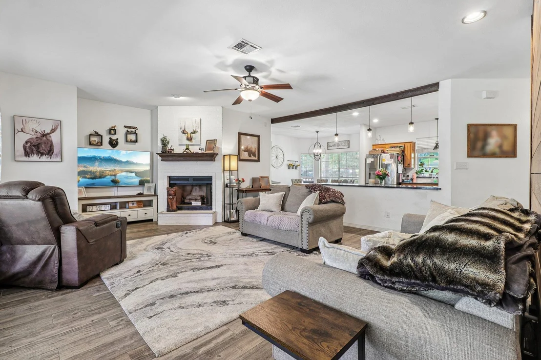 Photo of 241 Laura LN