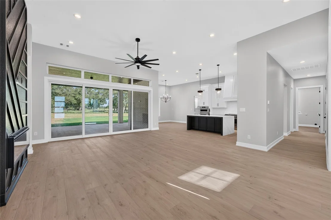 Photo of 101 Lakeview CT
