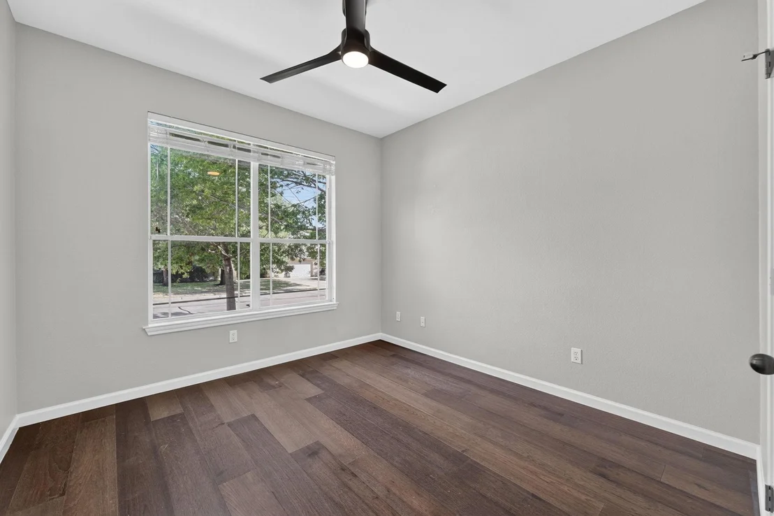 Photo of 1004 Applerock