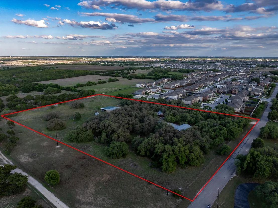 Photo of 1050 Oak Grove RD