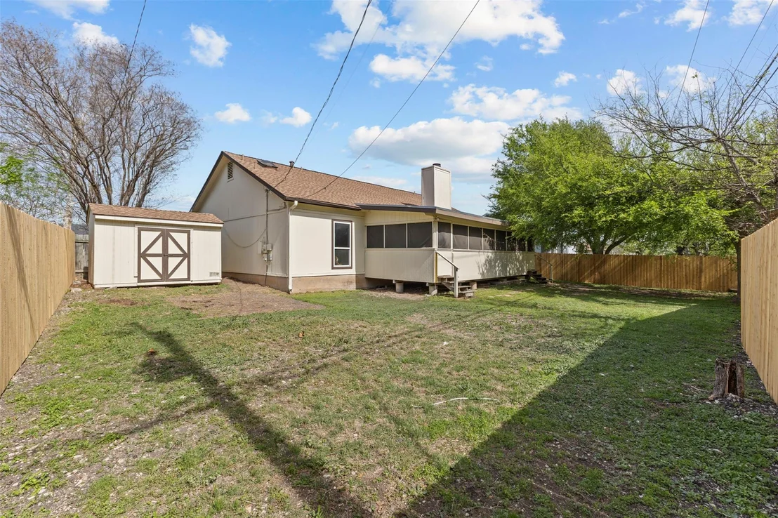 Photo of 16503 Edgemere DR
