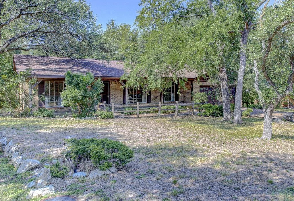 Photo of 8205 Cliffview DR