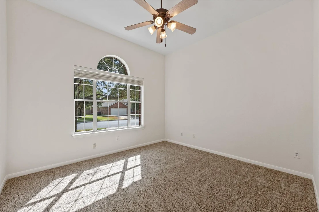 Photo of 912 Abbeyglen Castle DR