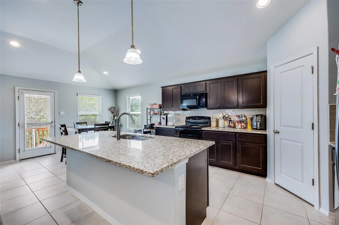 Photo of 21302 Santa Rosa Ave