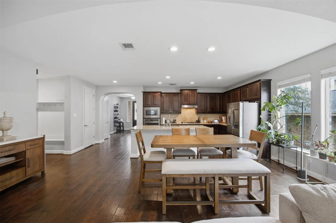 Photo of 1016 Winding Way DR