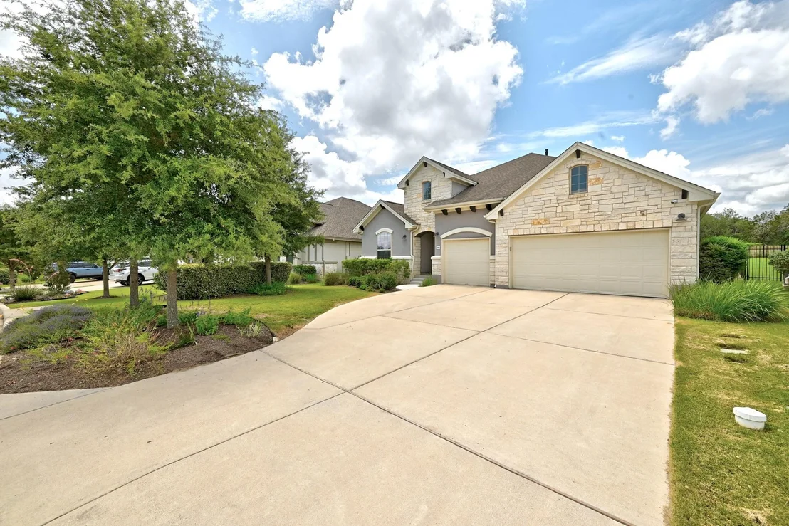 Photo of 2982 Reunion BLVD