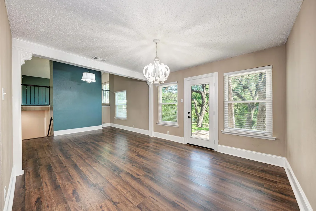 Photo of 2505 Linwood RD