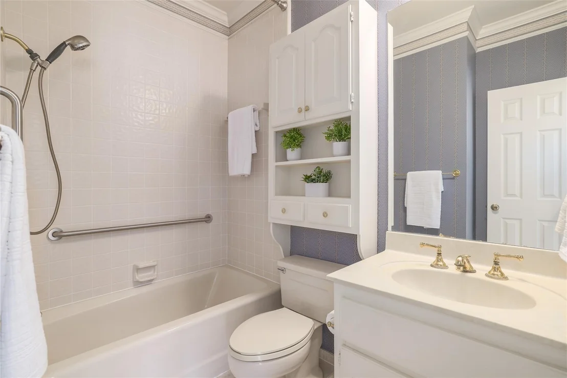Photo of 5700 Greenledge CV