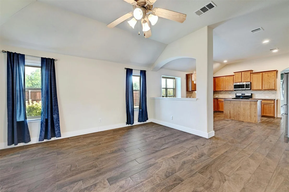 Photo of 1301 Rainbow Parke DR