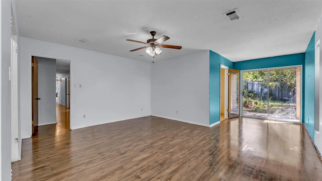 Photo of 313 Geneva LN