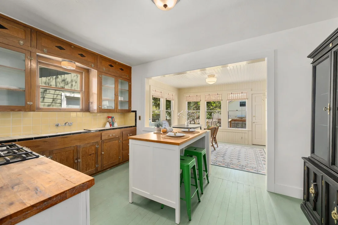 Photo of 3909 Becker Ave