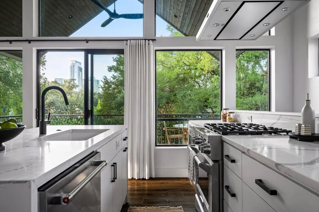 Photo of 1105 Travis Heights BLVD