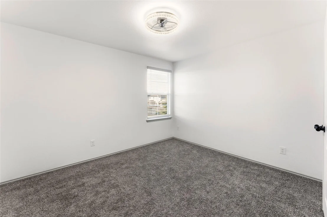 Photo of 100 Serpentine LN