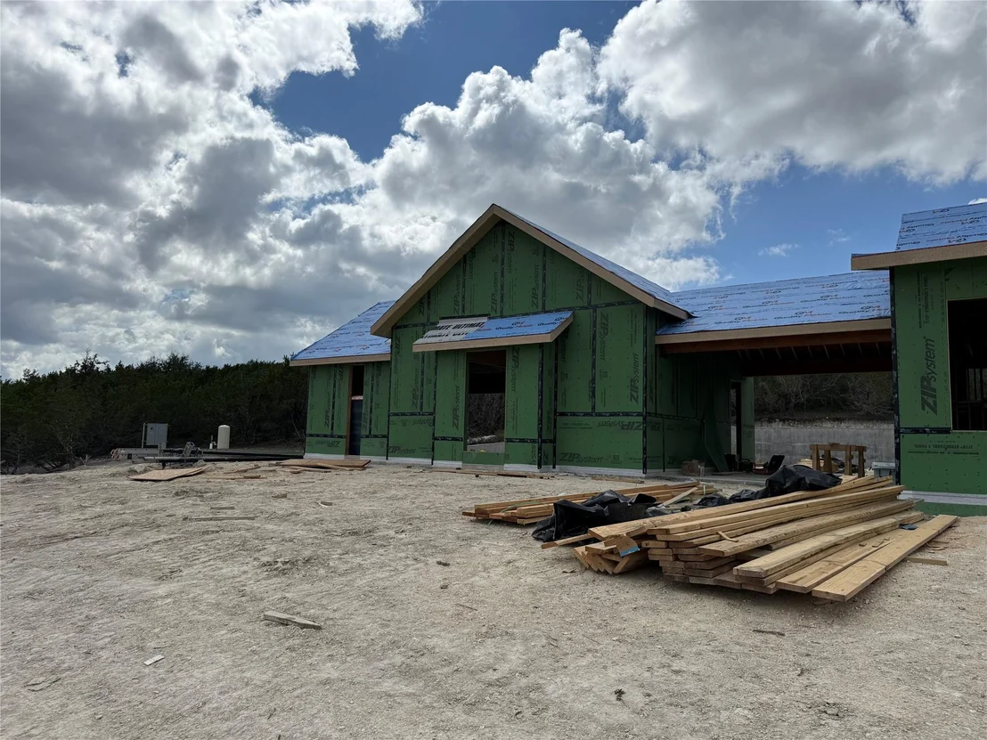 Photo of 225 Round Mountain DR