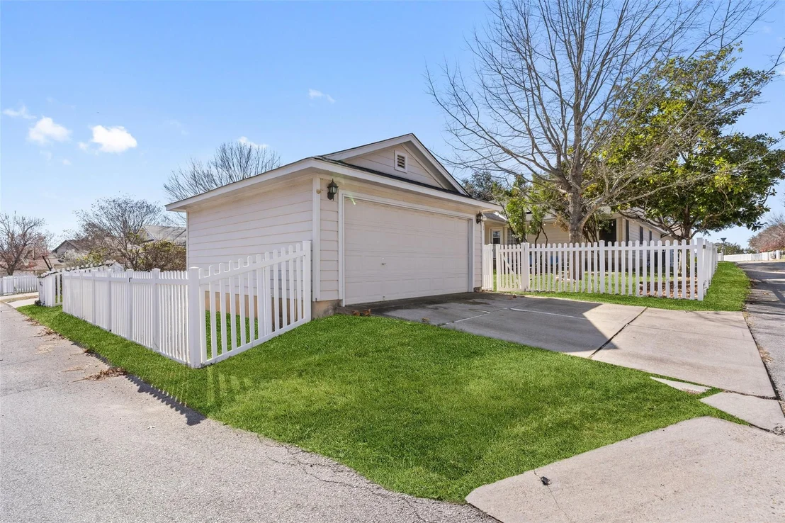Photo of 4177 Mather