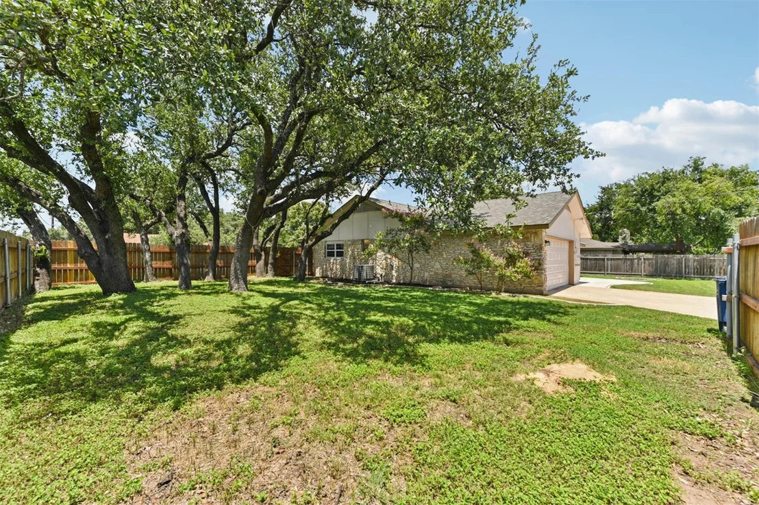 Photo of 8511 Slant Oak DR