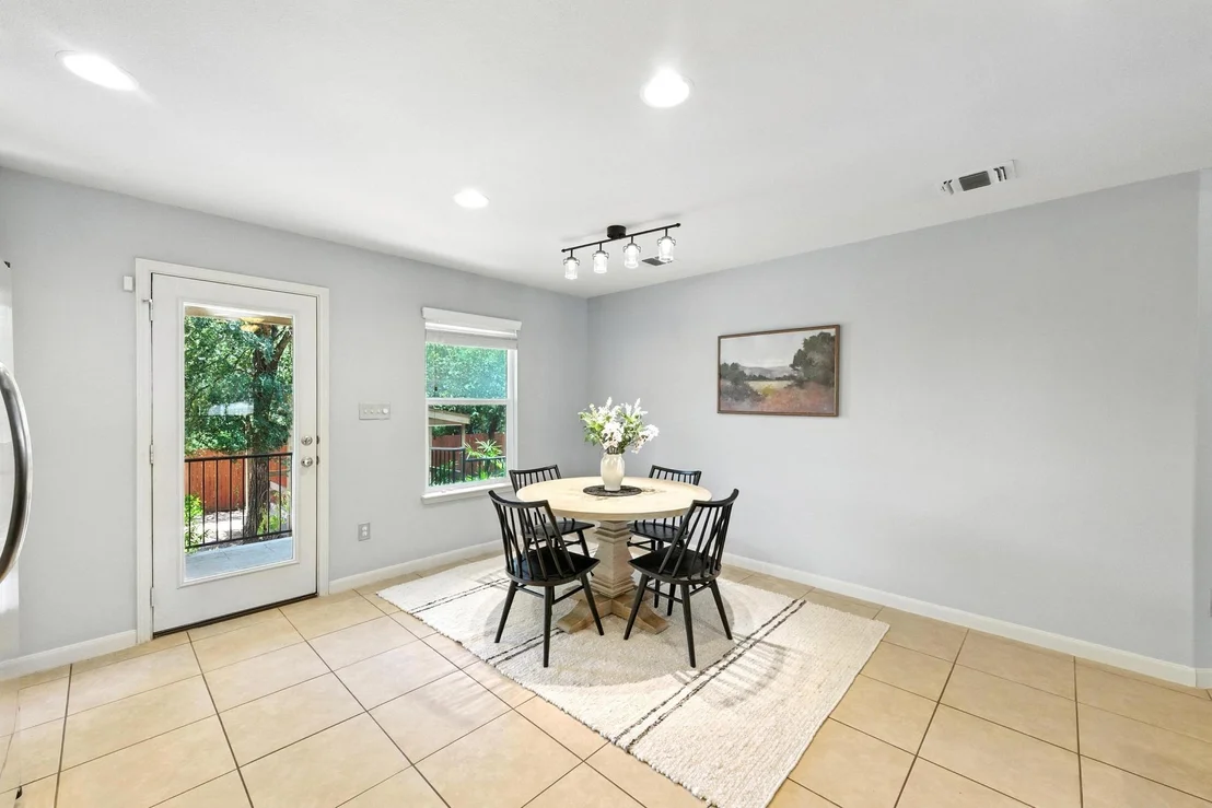 Photo of 2215 Stonehaven