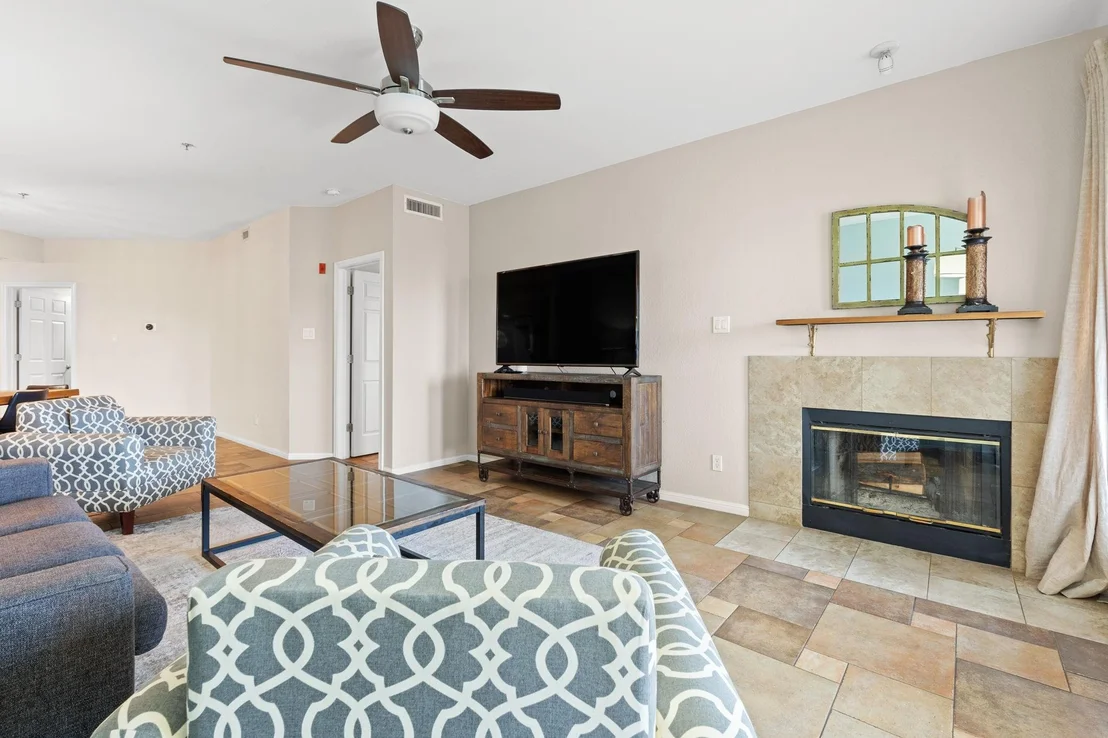 Photo of Unit 3213 at 3404 American DR