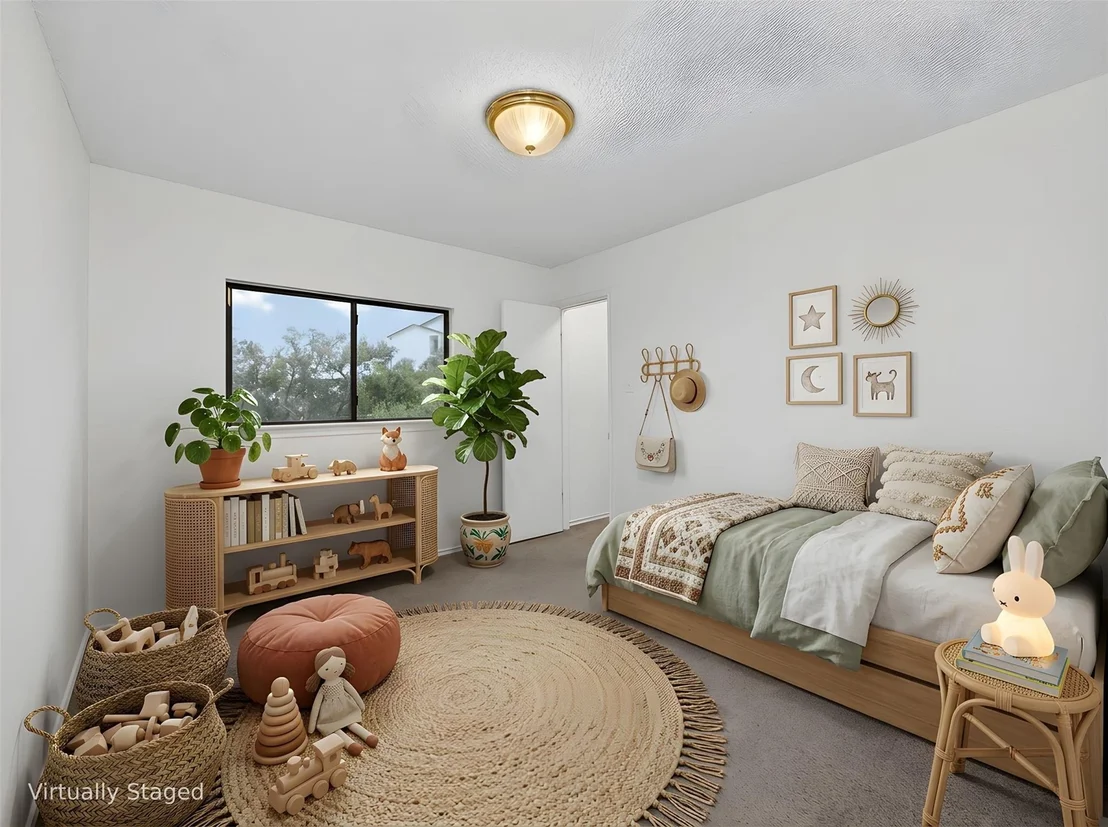 Photo of 15300 Iola CV