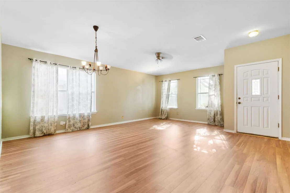 Photo of 4101 Louise Lee DR