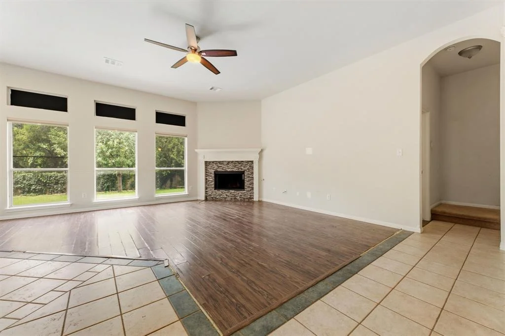 Photo of 406 Bellaire Oaks DR