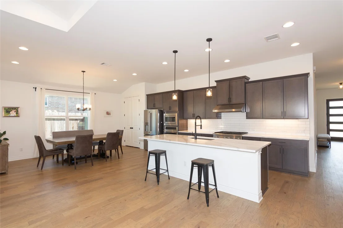 Photo of 121 Split Oak DR