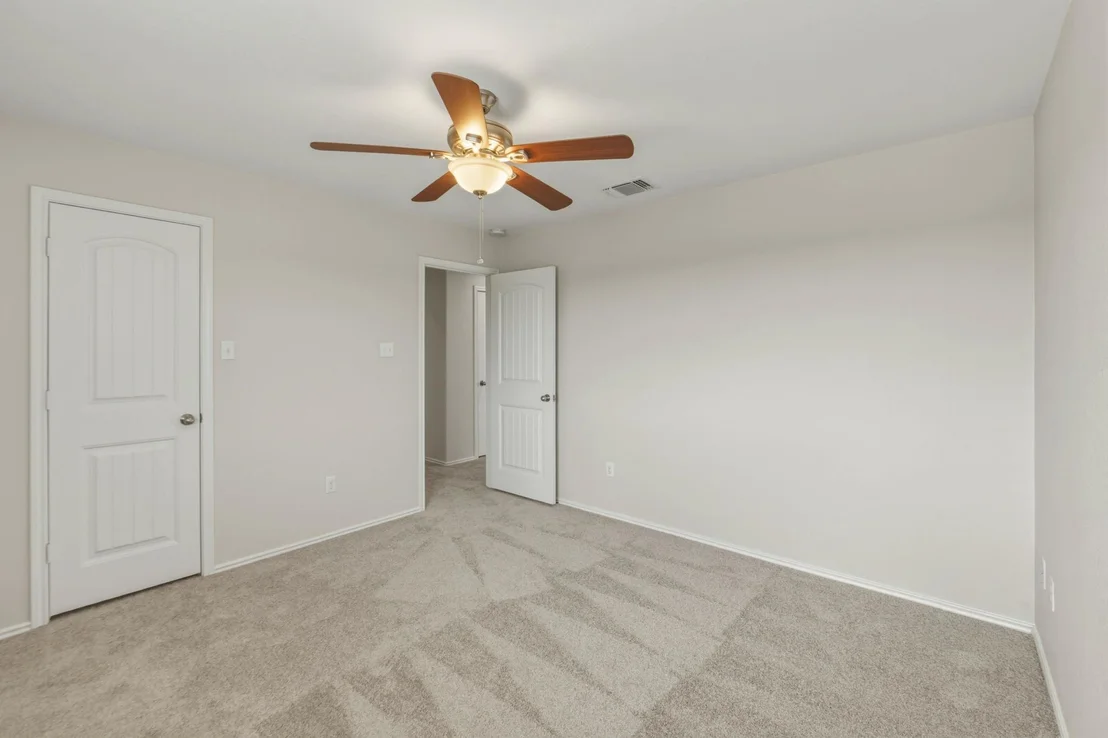 Photo of 301 Serpentine LN