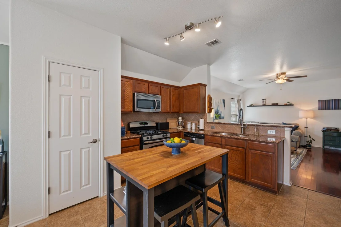 Photo of 10304 Lone Pine LN