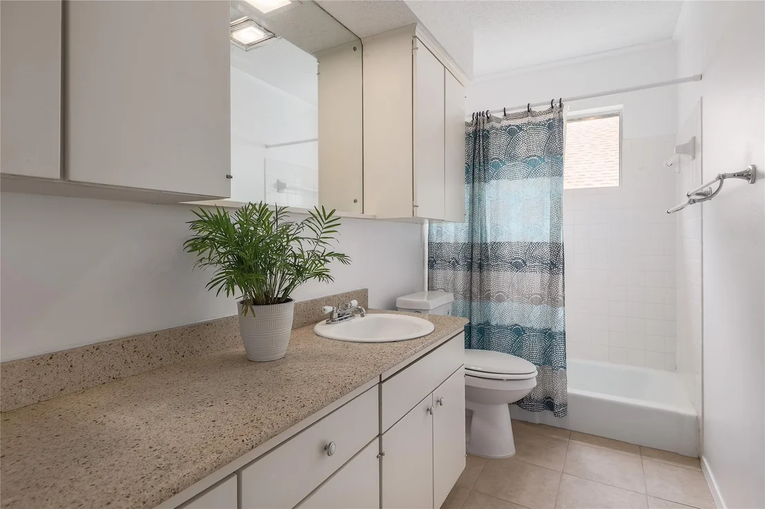 Photo of 1007 Quail Park DR