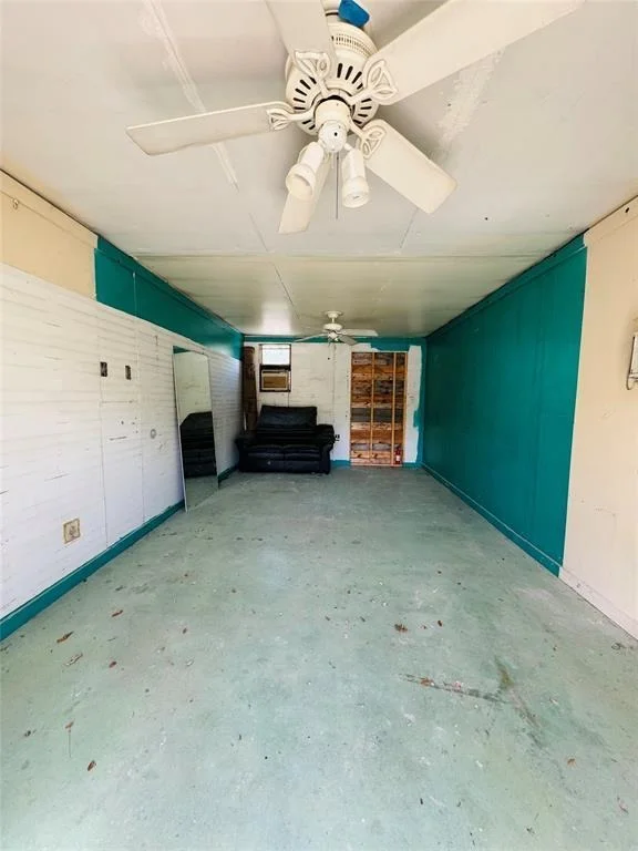 Photo of 560 Longview RD