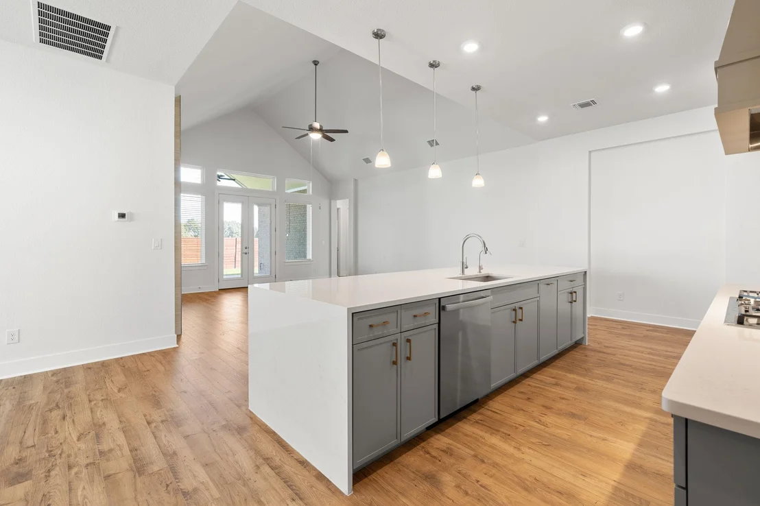 Photo of 2212 Tobiano TRCE