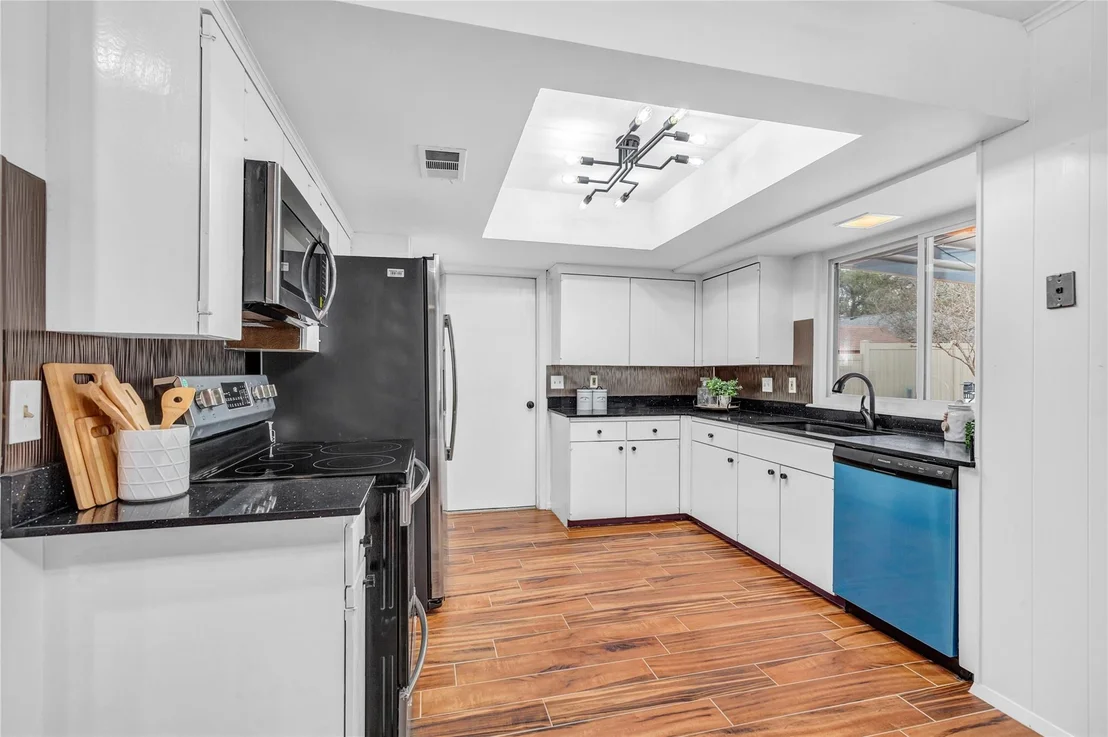 Photo of 6621 Wilton CIR