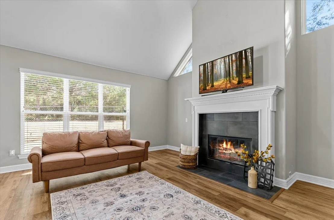 Photo of 2808 Autumn CV