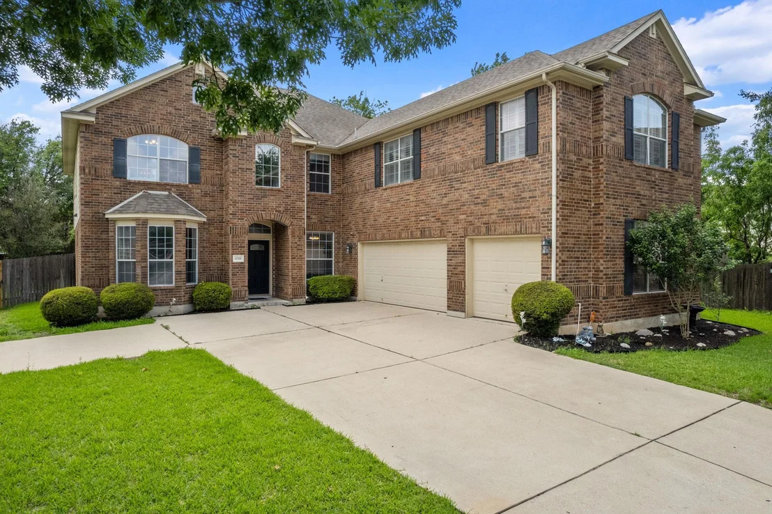 Photo of 1018 Canyon Maple RD