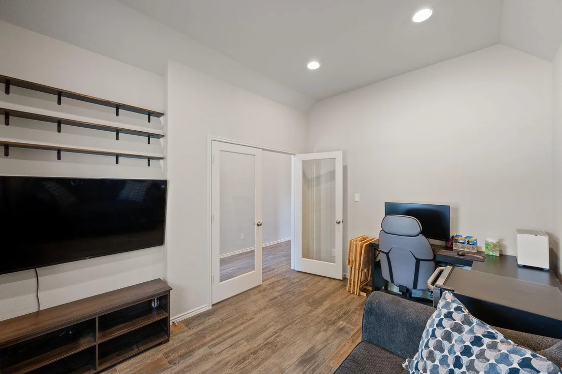 Photo of 204 Lacey Oak LOOP