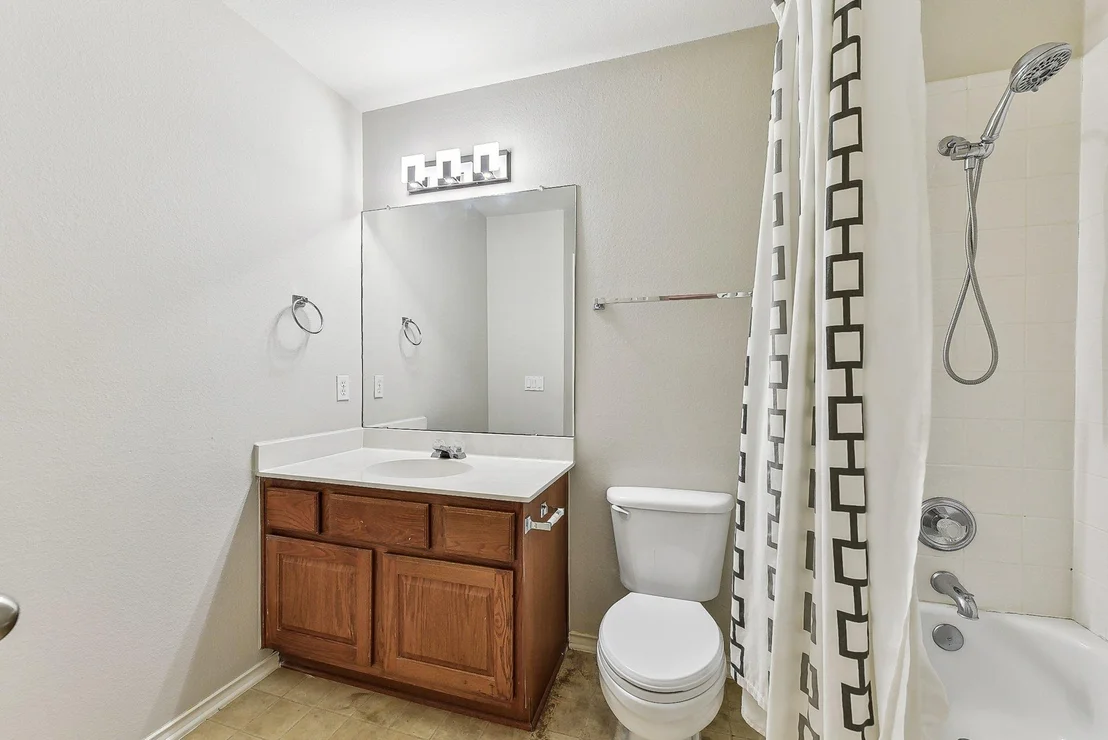 Photo of 3998 Lord Byron CIR