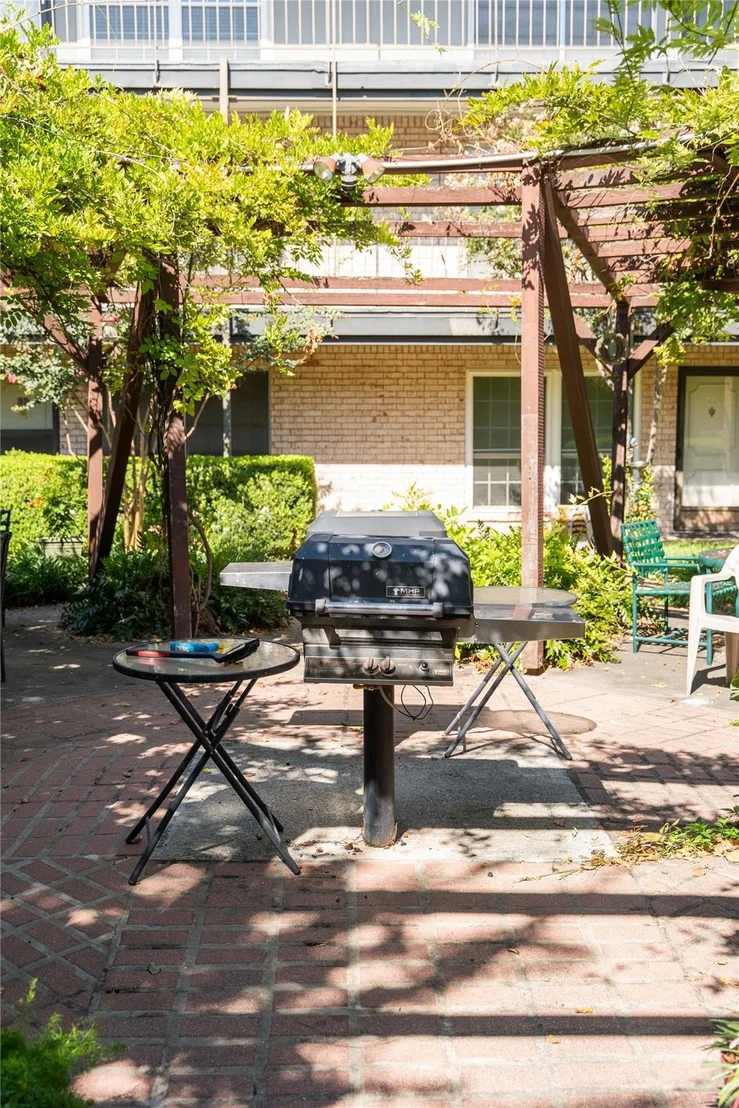 Photo of Unit 18 at 2425 Ashdale DR