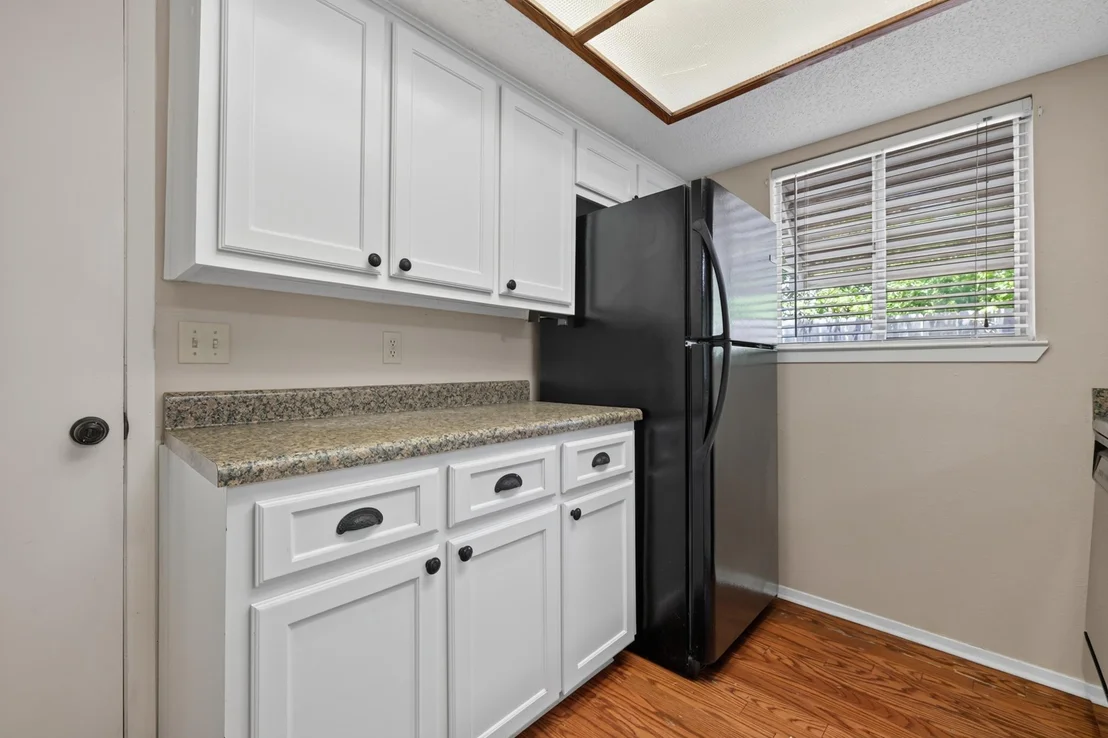 Photo of 600 E Central DR