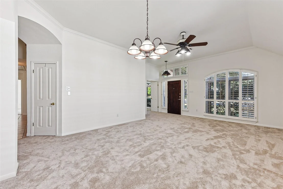Photo of 700 Cornell DR