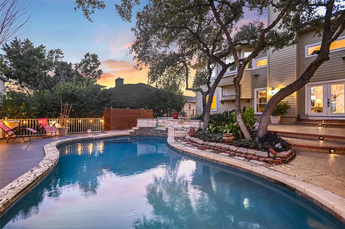 Photo of 9105 Bluegrass DR