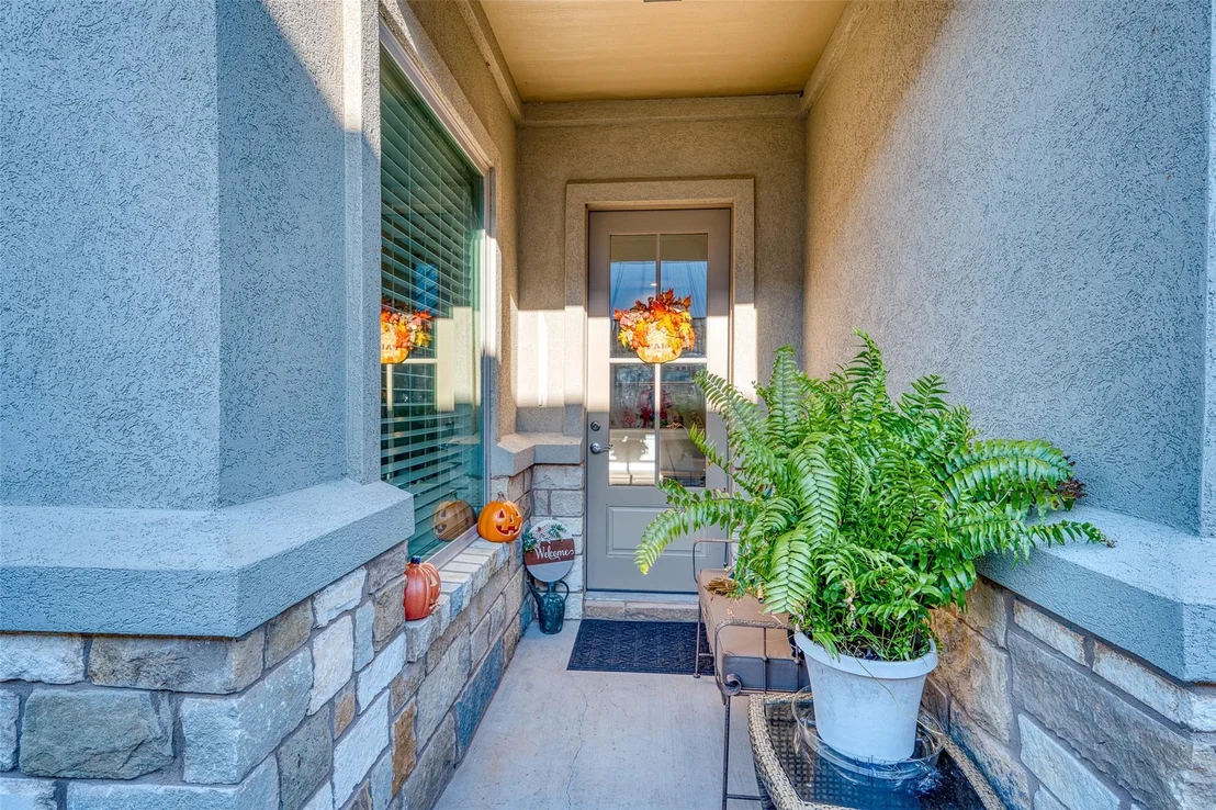 Photo of 317 Parallel Circle CIR