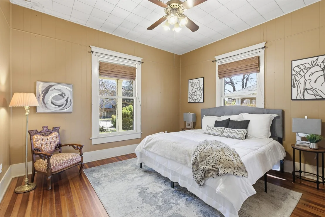 Photo of 4514 Caswell Ave