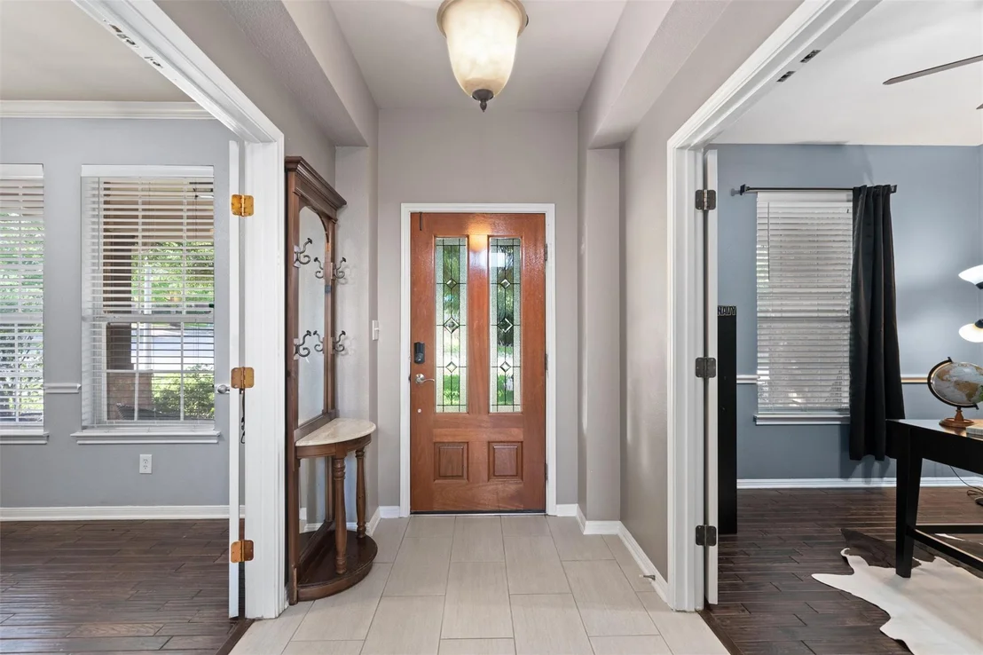 Photo of 1009 Linden LOOP